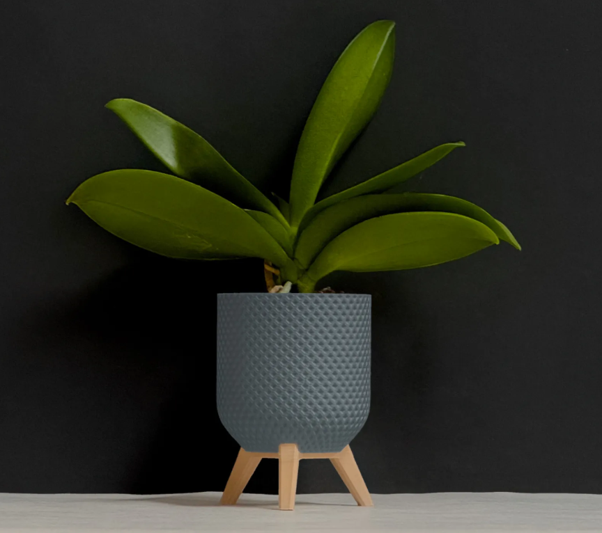 Checkerboard Tripod Planter Pot (11x11x11 cm)