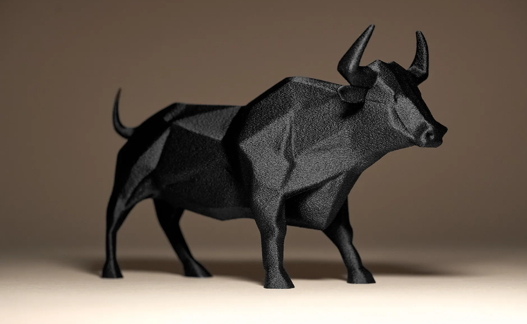 Stunning Bull Sculpture - 25x10x16 cm